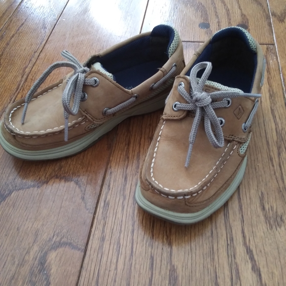 Sperry Other - Sperry Lanyard leather boat shoes -boys sz 13